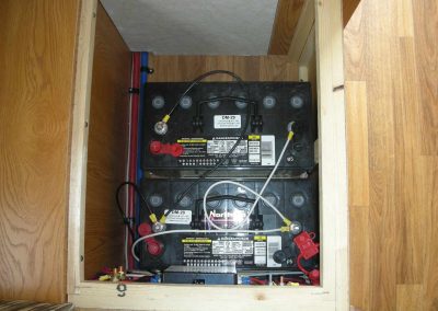 Laredo-SC-Battery-Compartment-with-Optional-Batteries-(2X-Group-31-AGM)