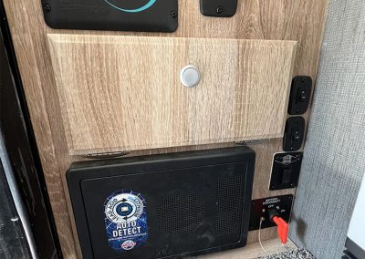 G Max 600 Solar Controller-Converter-Battery Kill Switch